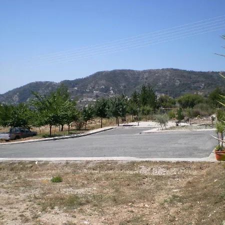 Chatzimike House بيت للعطل Silikou